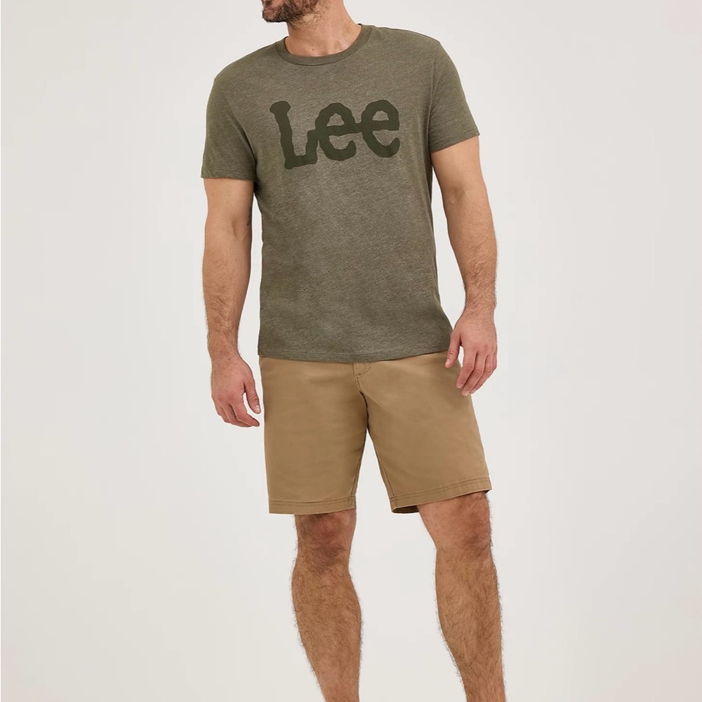 Lee Extreme Motion Chino Shorts Mens, Khaki, Size‎ 30, 10” Inseam, Straight Fit